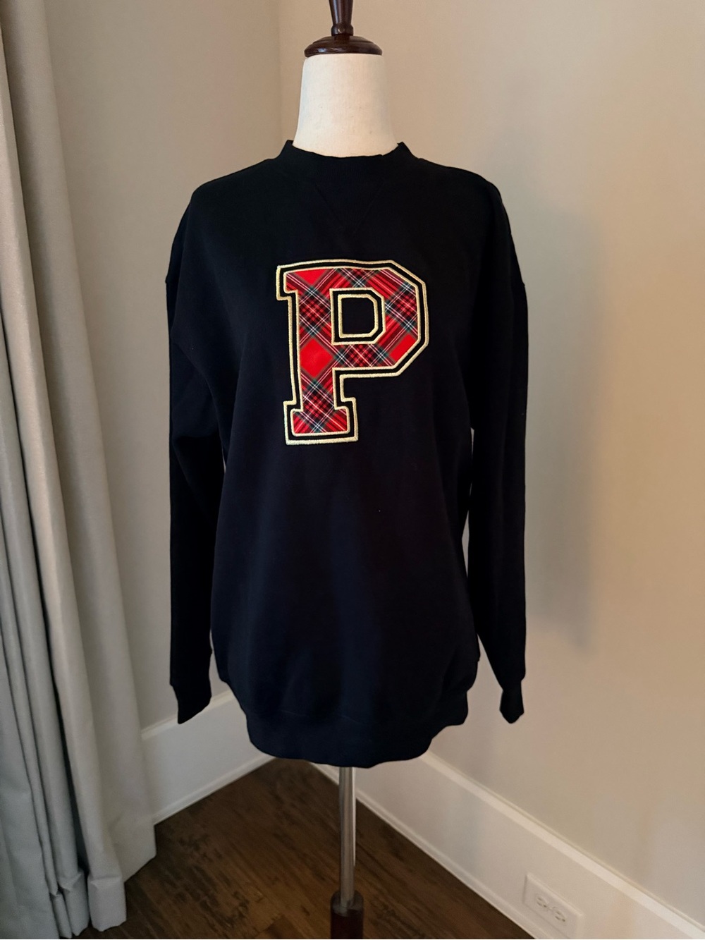 NWT VS Exclusive Black Sweatshirt with Classy Red Plaid 'P' Applique!